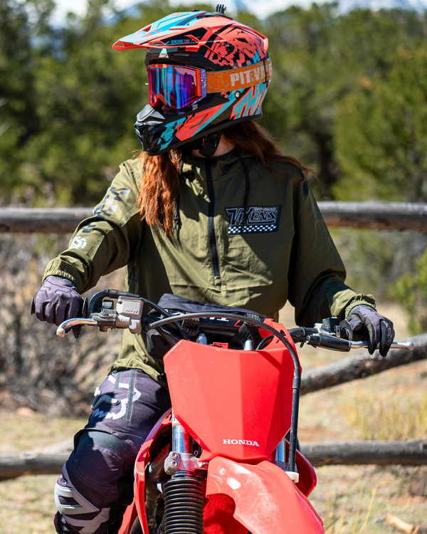 Off the Wall Pullover Windbreaker